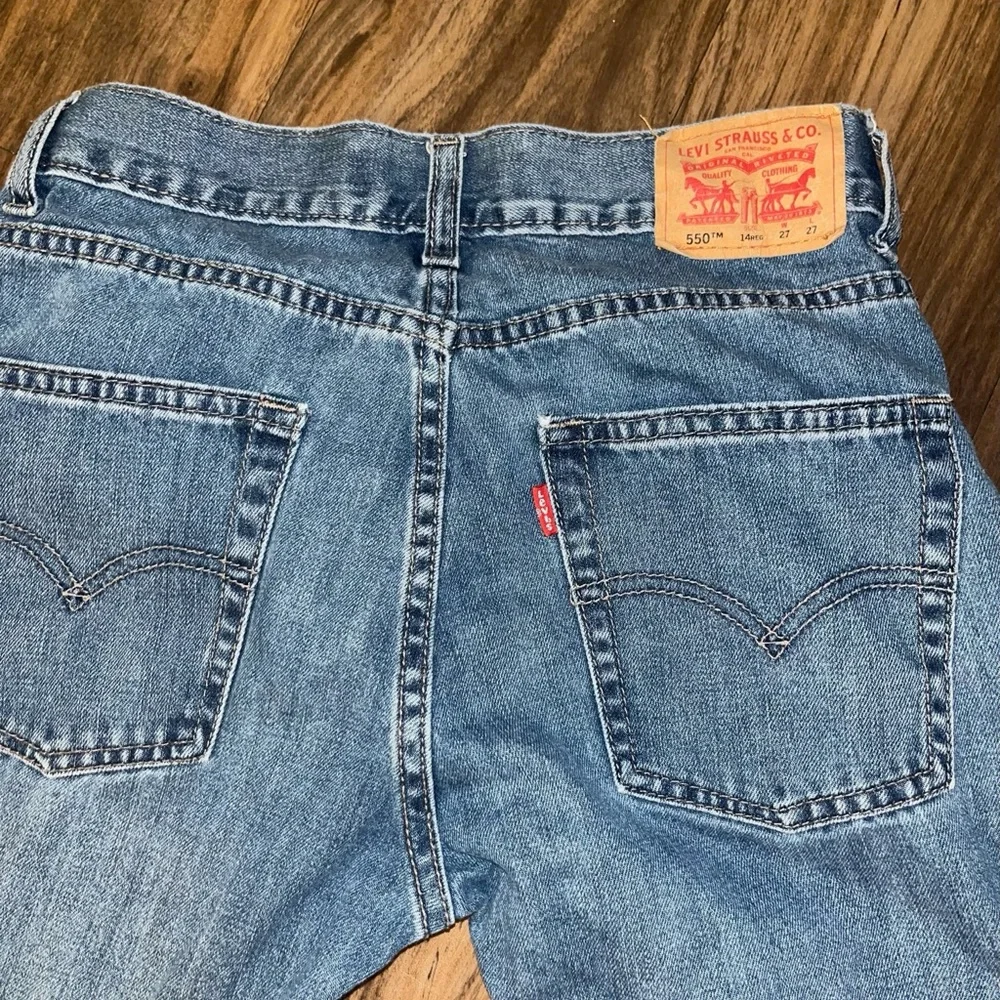 Levi's 550’s Women's relaxed fit Blue Jeans - Picture 5 of 7